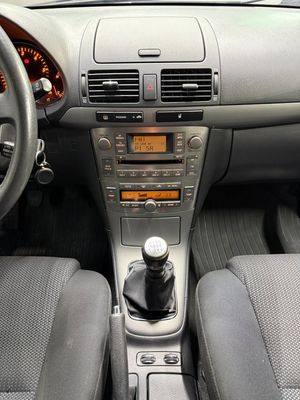Toyota Avensis bild 14