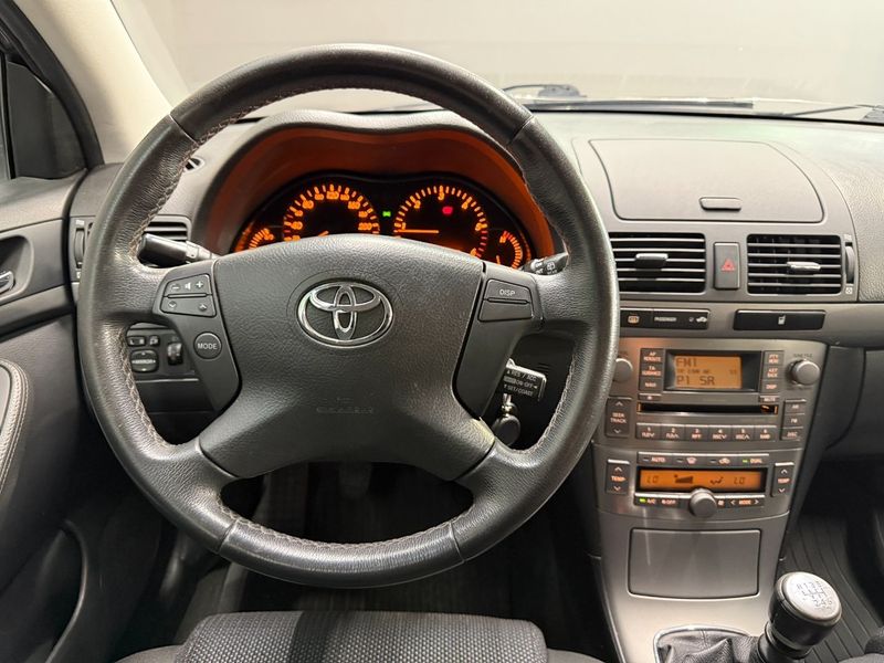 Toyota Avensis bild 13