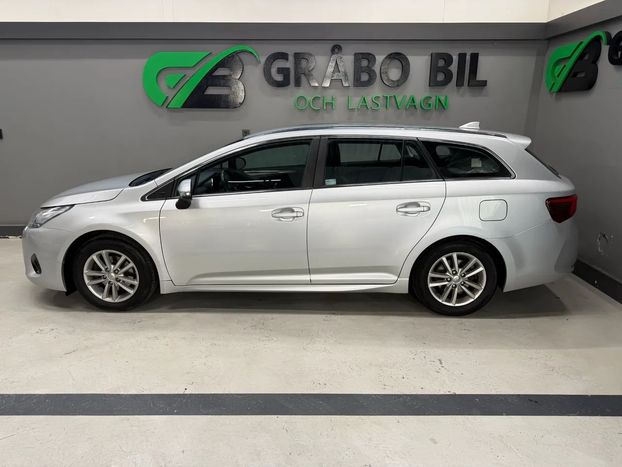 Vehicle image 1