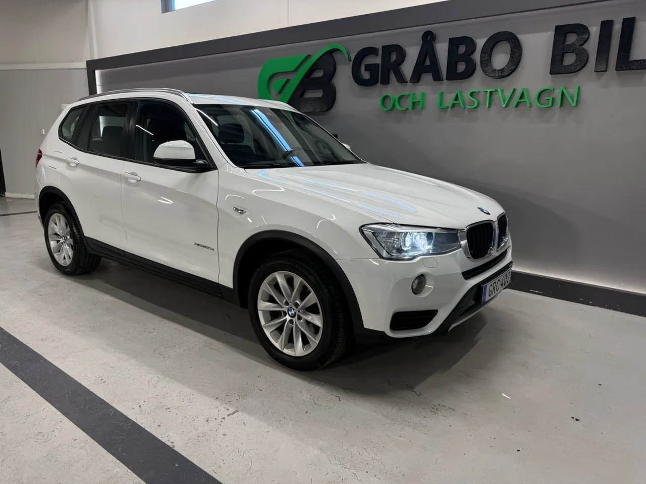 Vehicle image 6