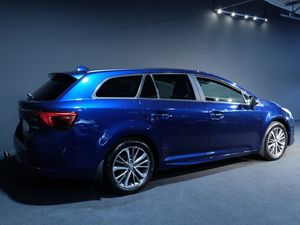 Toyota Avensis bild 3