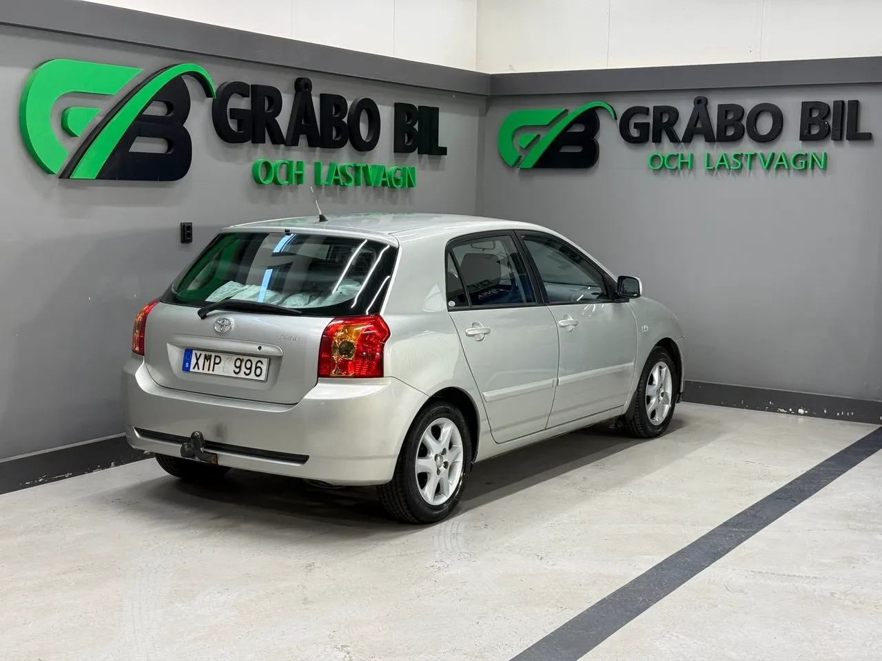 Vehicle image 4