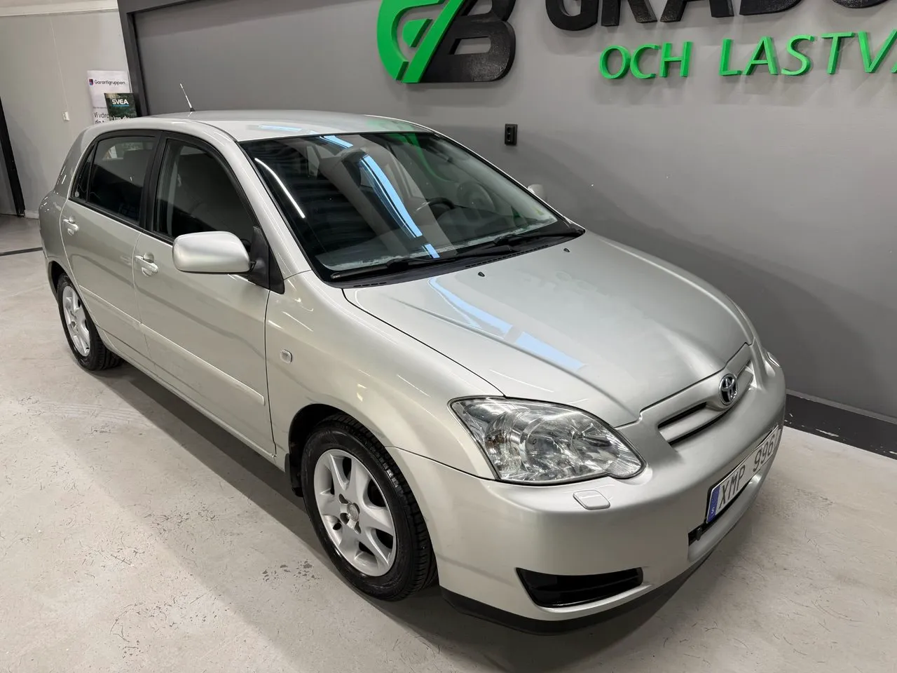 Vehicle image 6