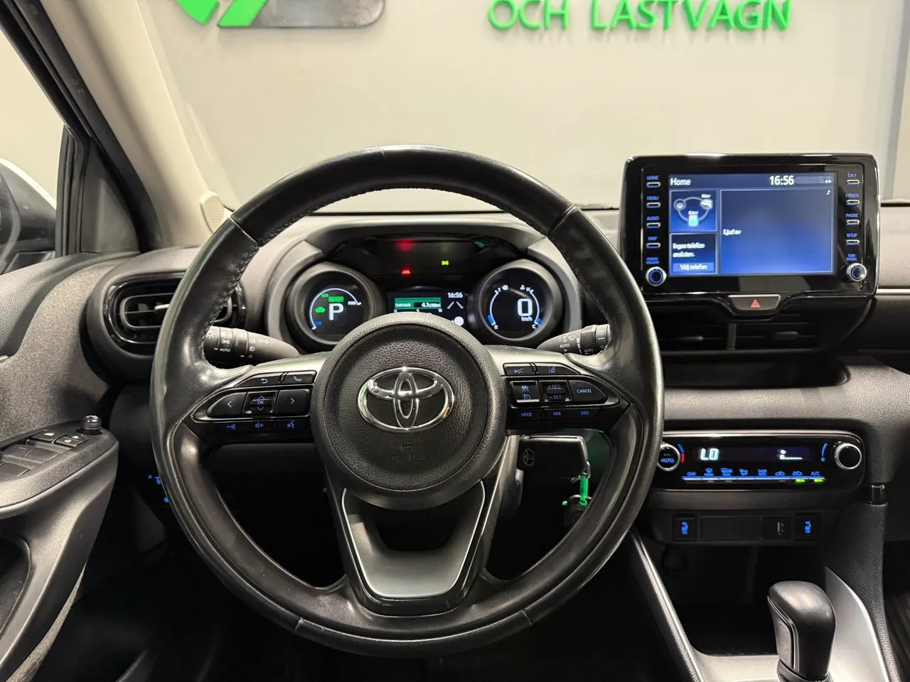 Vehicle image 11