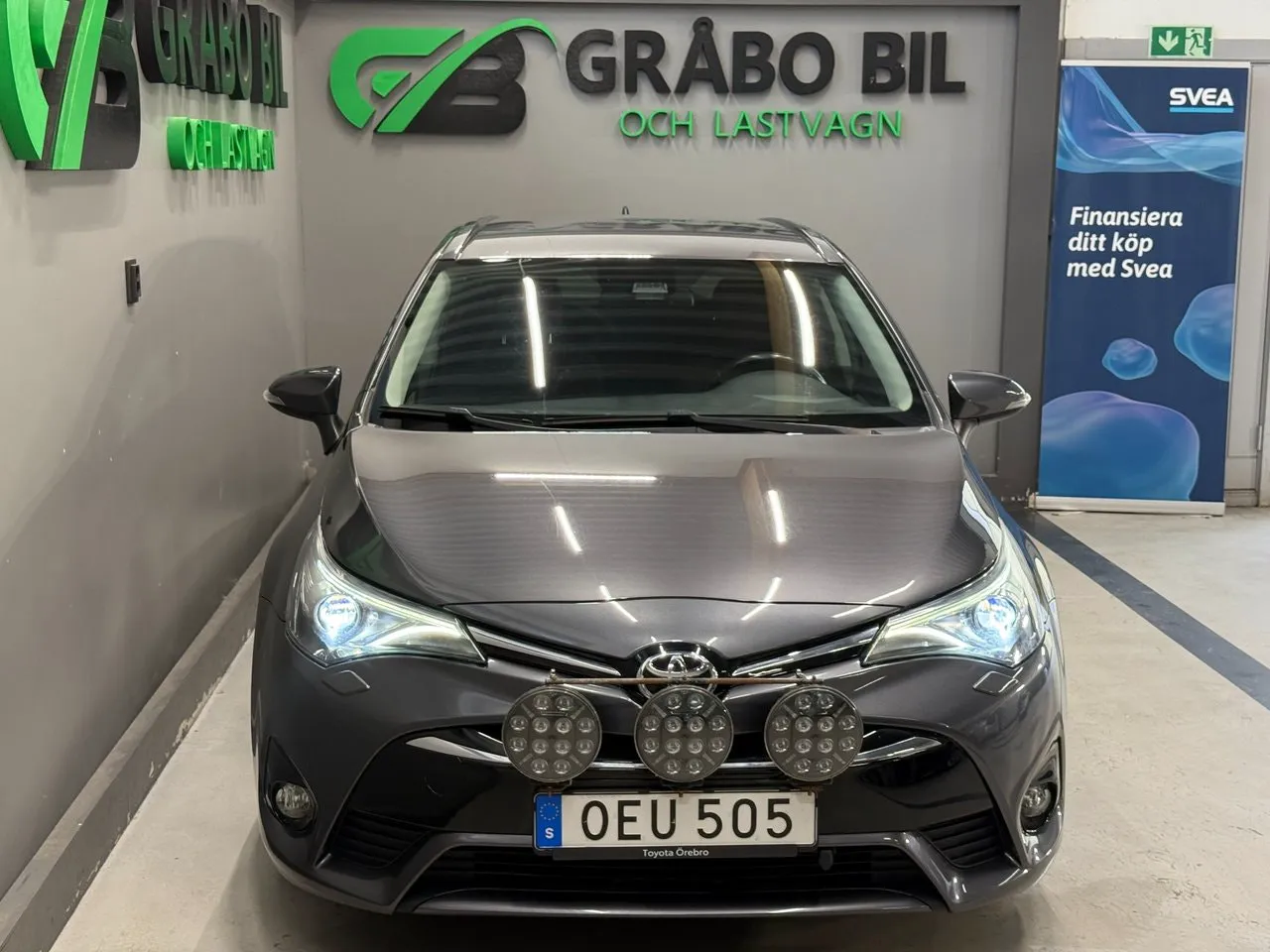 Vehicle image 3