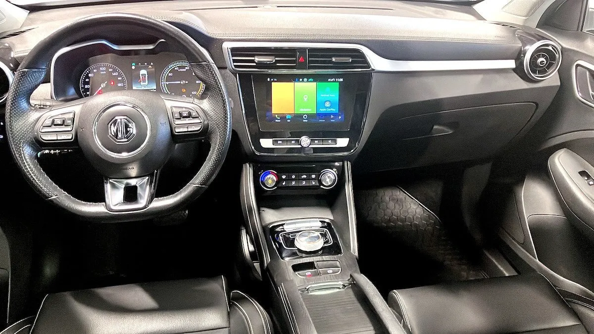 Vehicle image 3