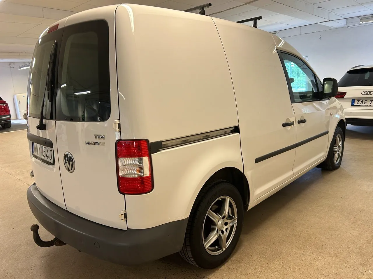 Vehicle image 4