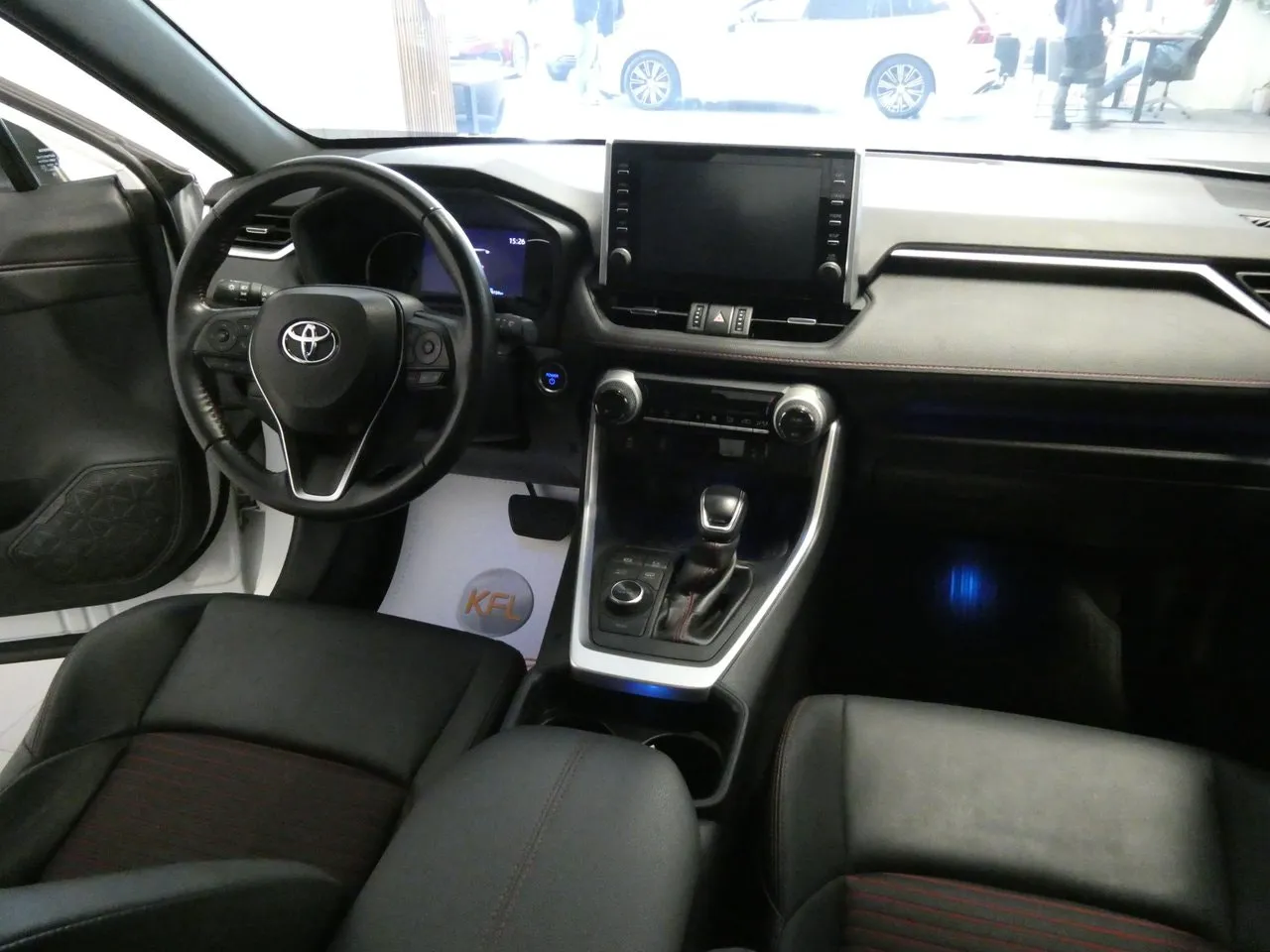 Vehicle image 13