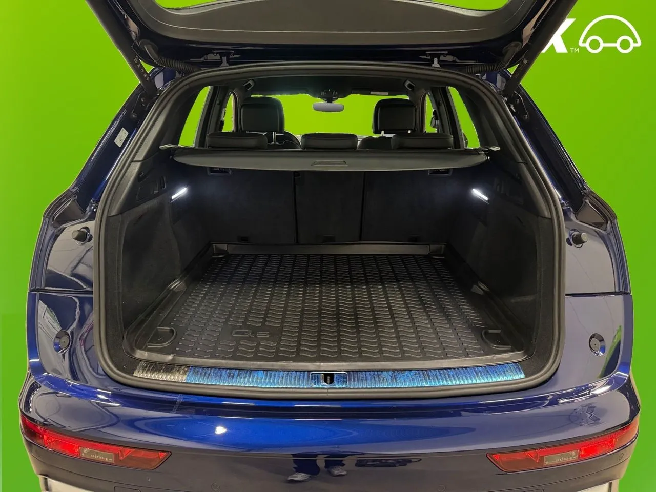 Vehicle image 15
