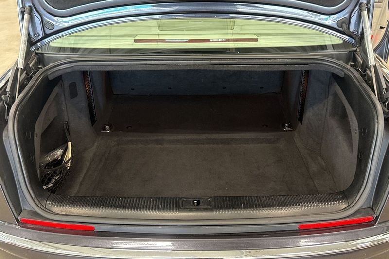 Audi A8 bild 25