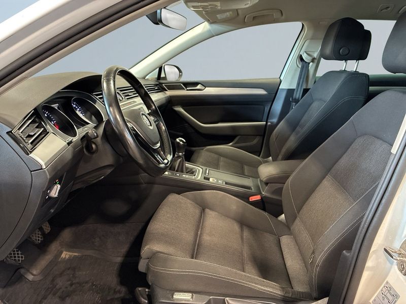 Volkswagen Passat bild 7