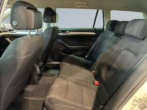Volkswagen Passat bild 11