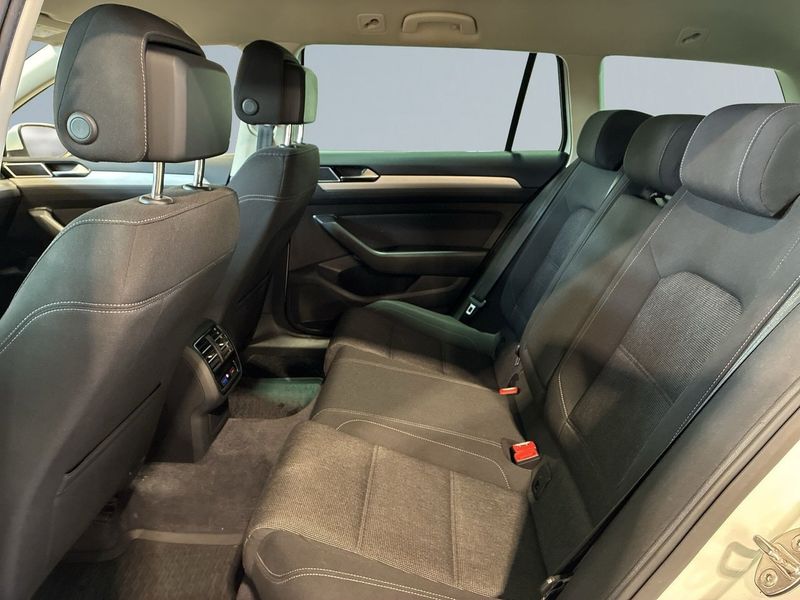Volkswagen Passat bild 11