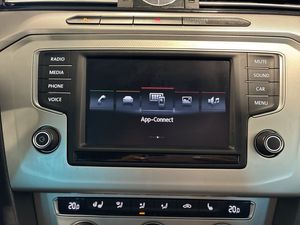 Volkswagen Passat bild 16