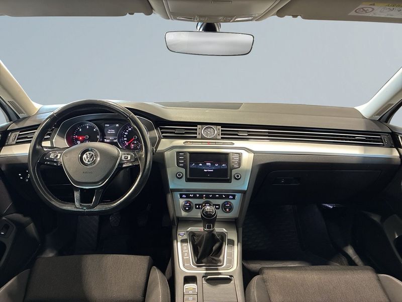 Volkswagen Passat bild 8