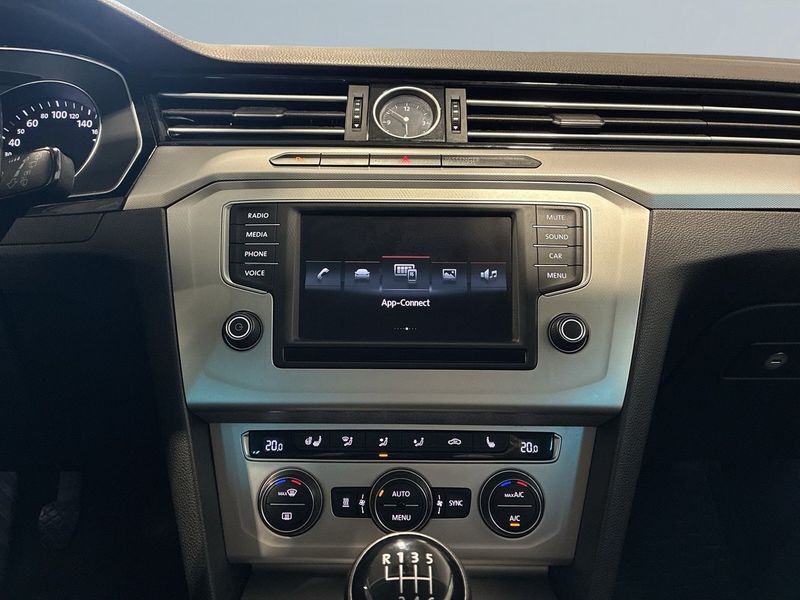 Volkswagen Passat bild 10