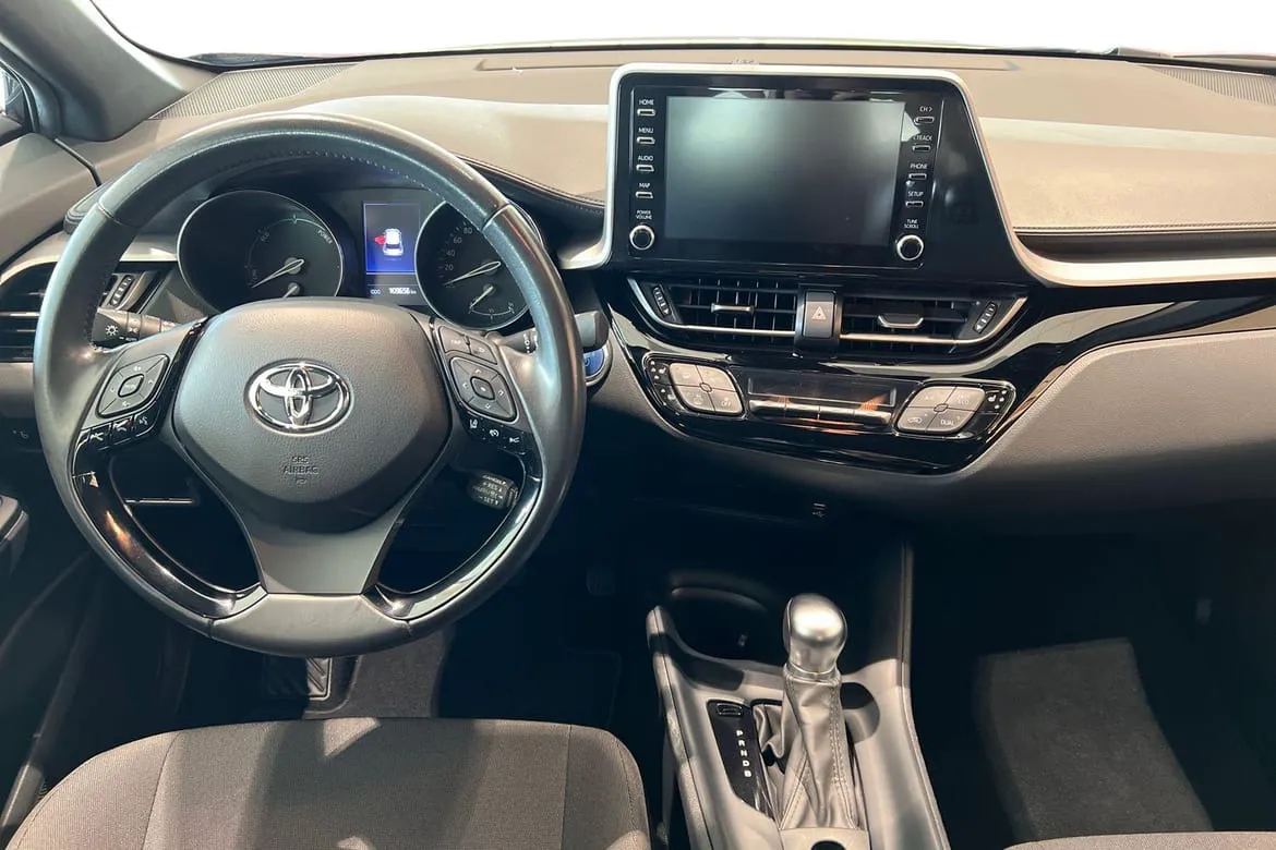 Vehicle image 18