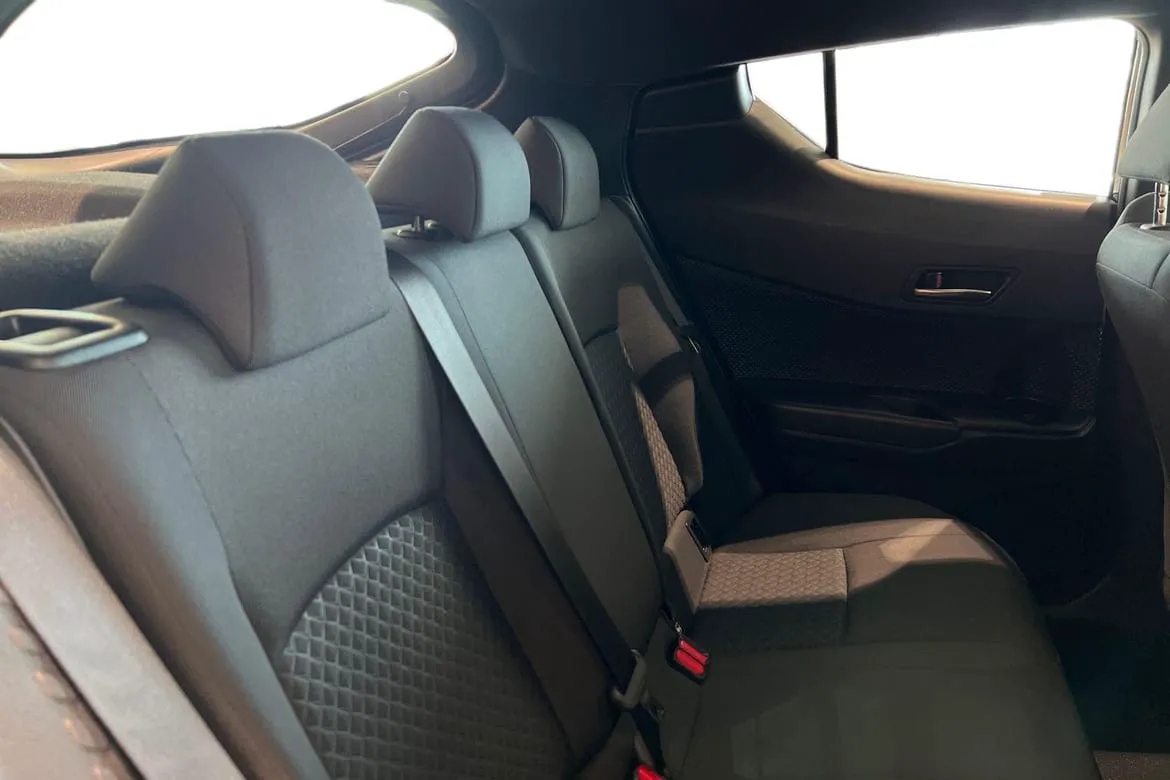 Vehicle image 16
