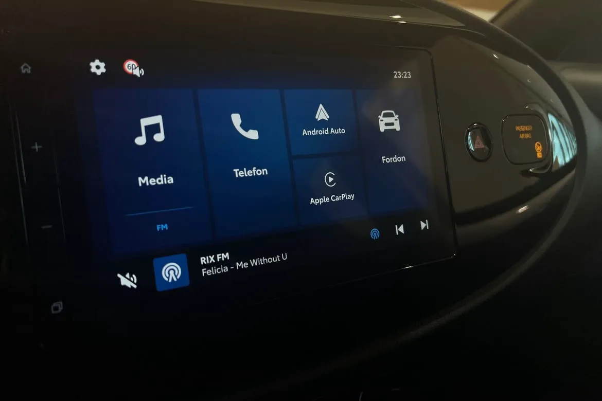 Vehicle image 14