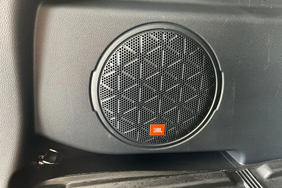 Vehicle image 20