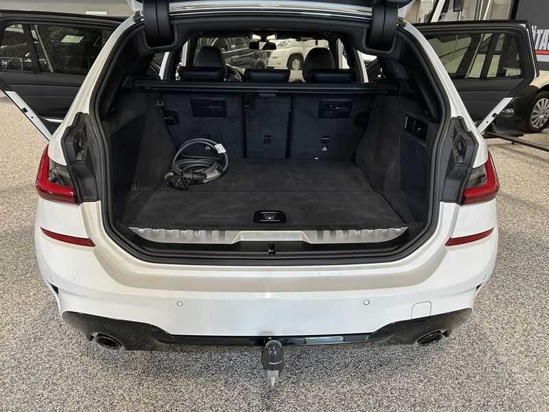BMW 330 bild 16
