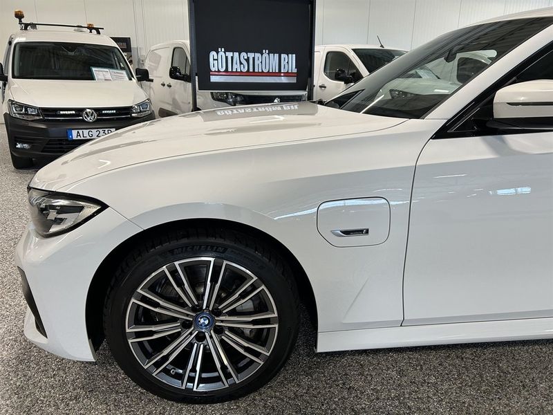 BMW 330 bild 10