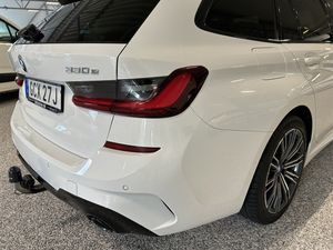 BMW 330 bild 8