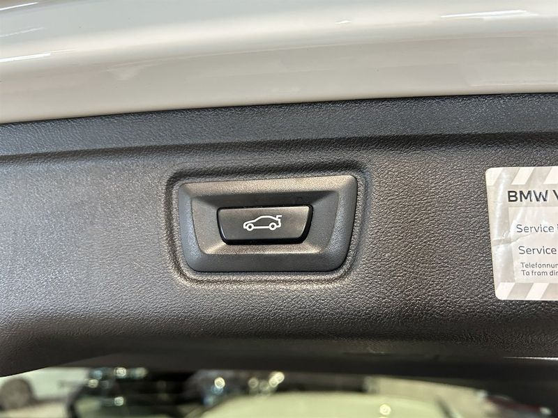 BMW 330 bild 18