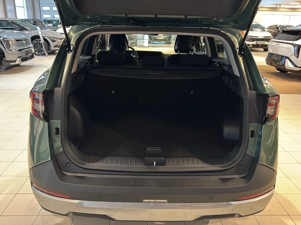 Vehicle image 13