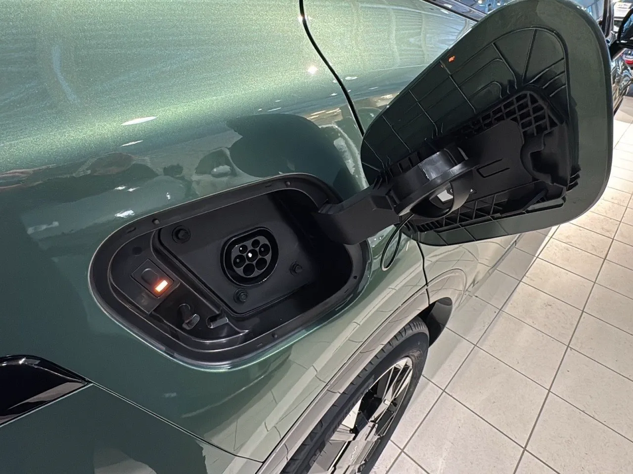 Vehicle image 23