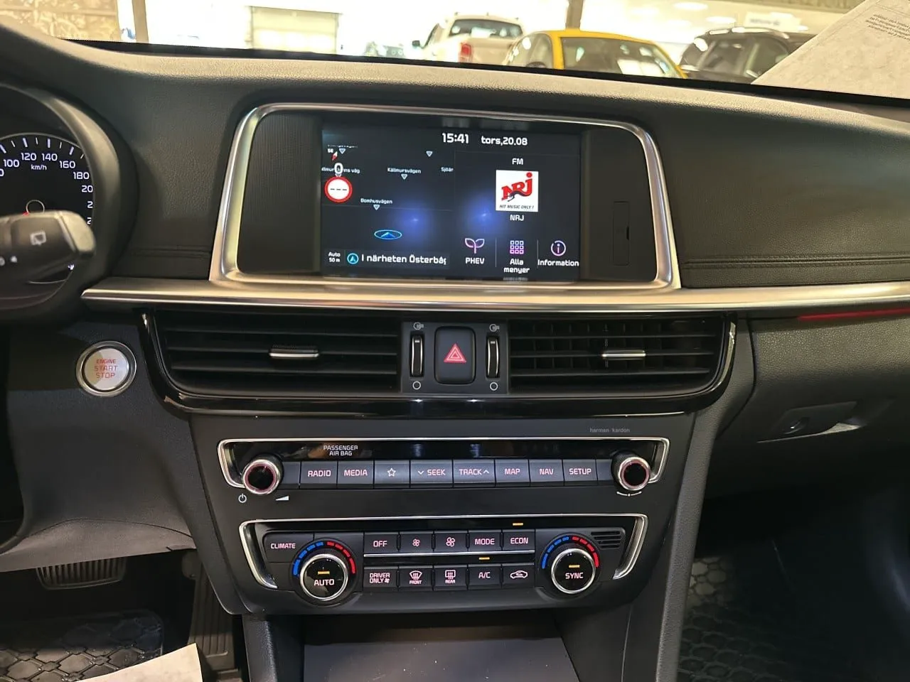 Vehicle image 14