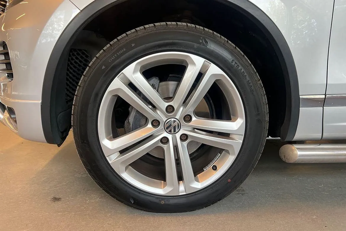 Vehicle image 22