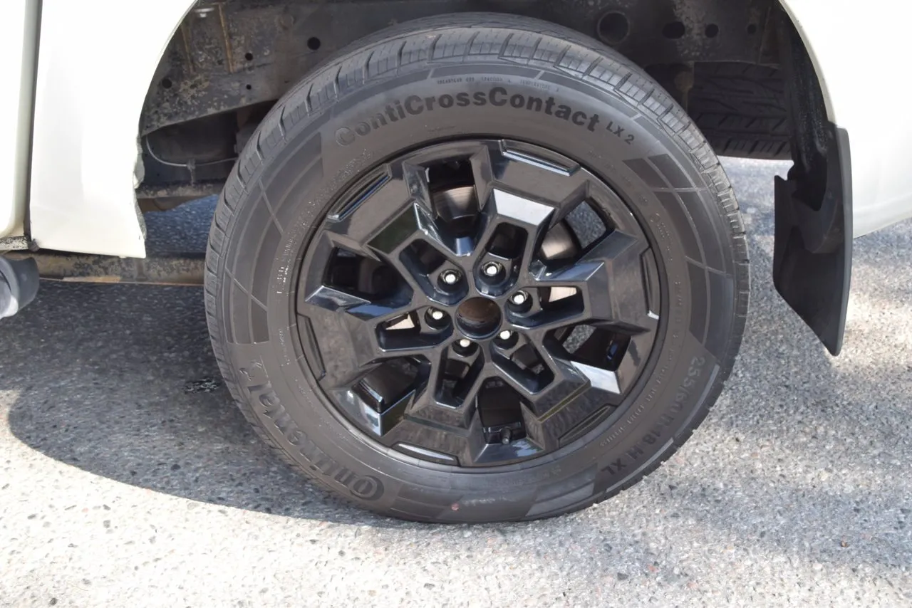 Vehicle image 21