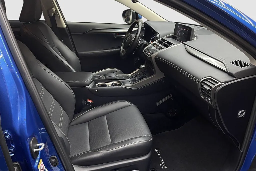 Vehicle image 14