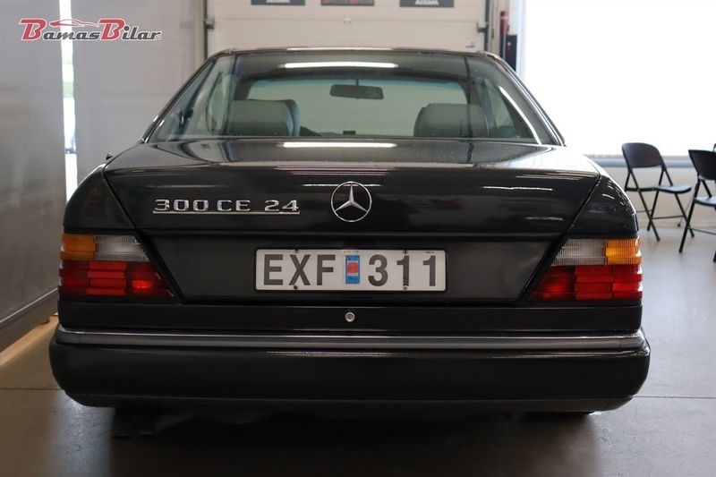 Mercedes E300 bild 4