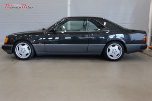 Mercedes E300 bild 2