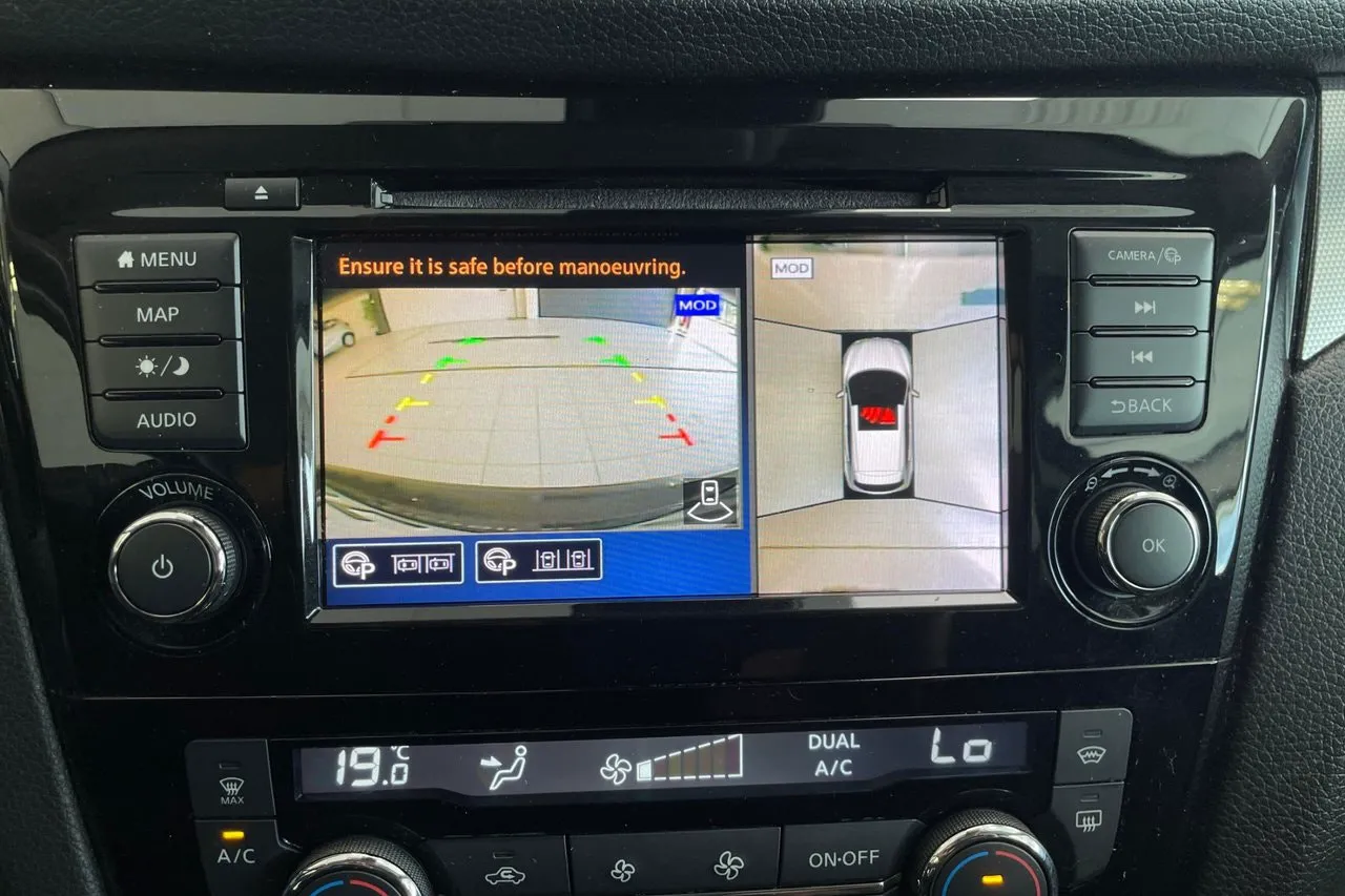 Vehicle image 21