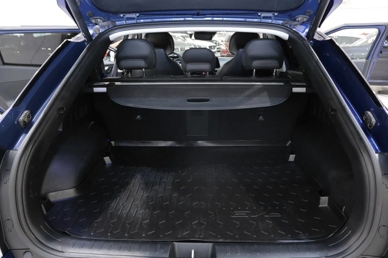 Vehicle image 16