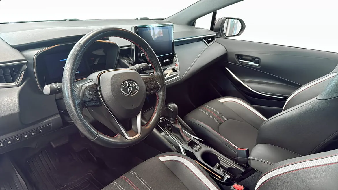 Vehicle image 6