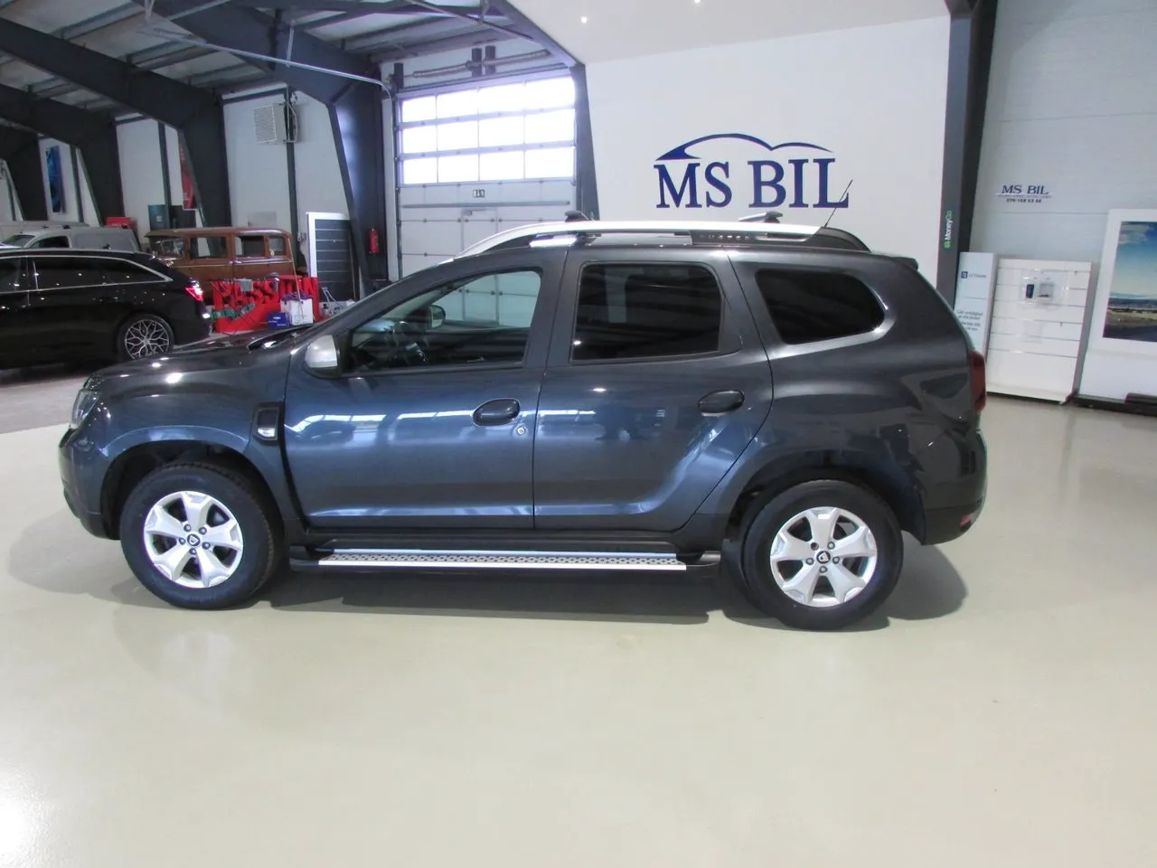 Vehicle image 7