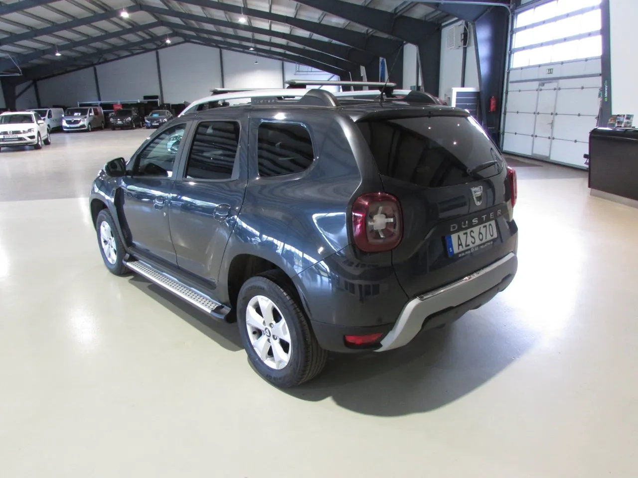 Vehicle image 6