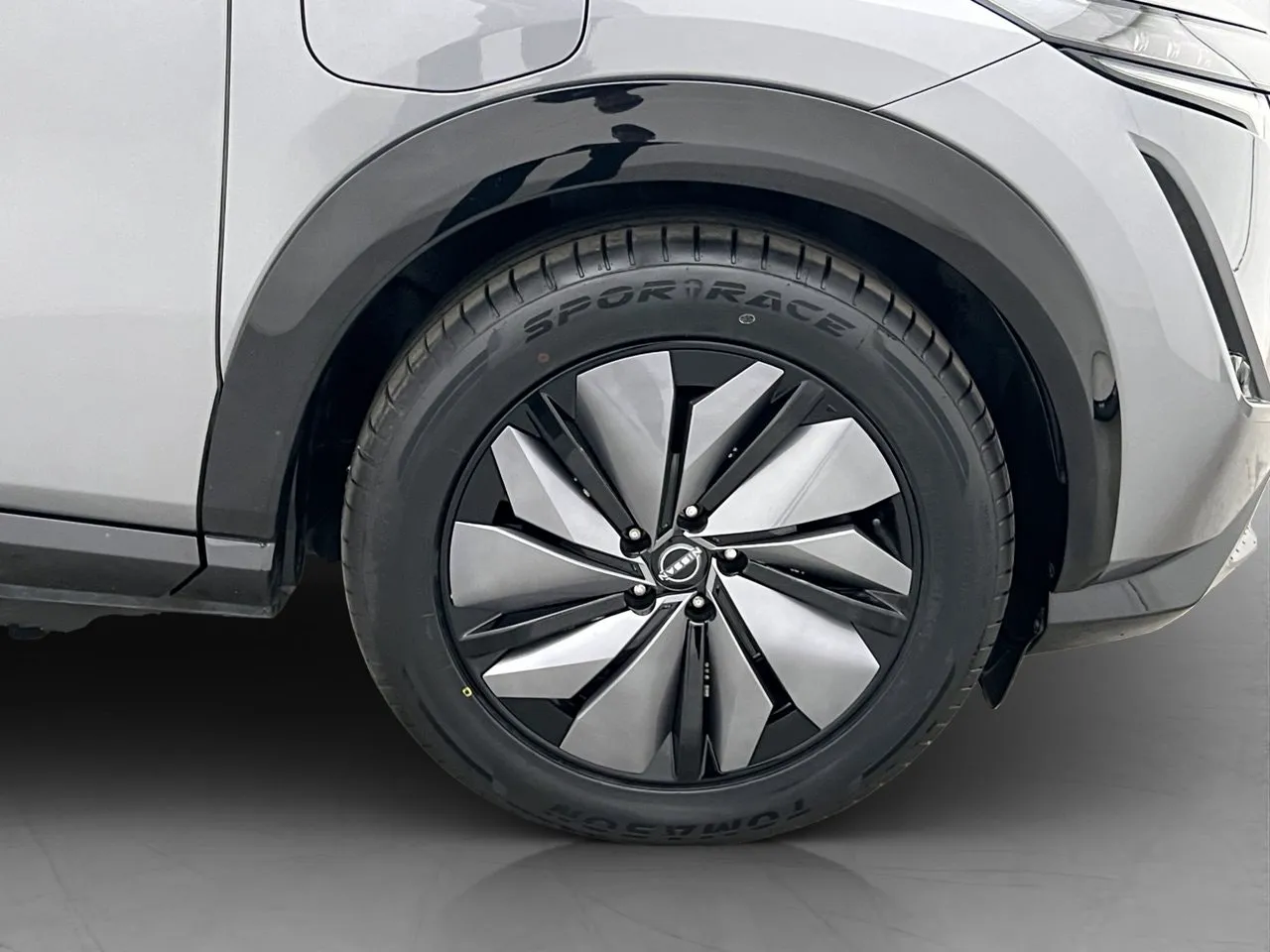 Vehicle image 30