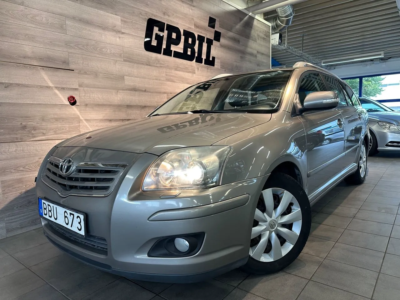 Vehicle image 3