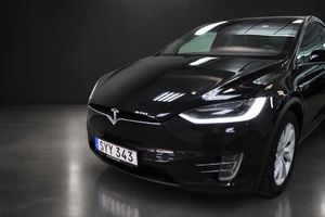 Tesla Model X bild 15