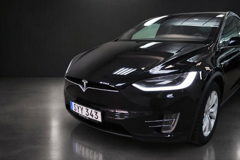 Tesla Model X bild 15