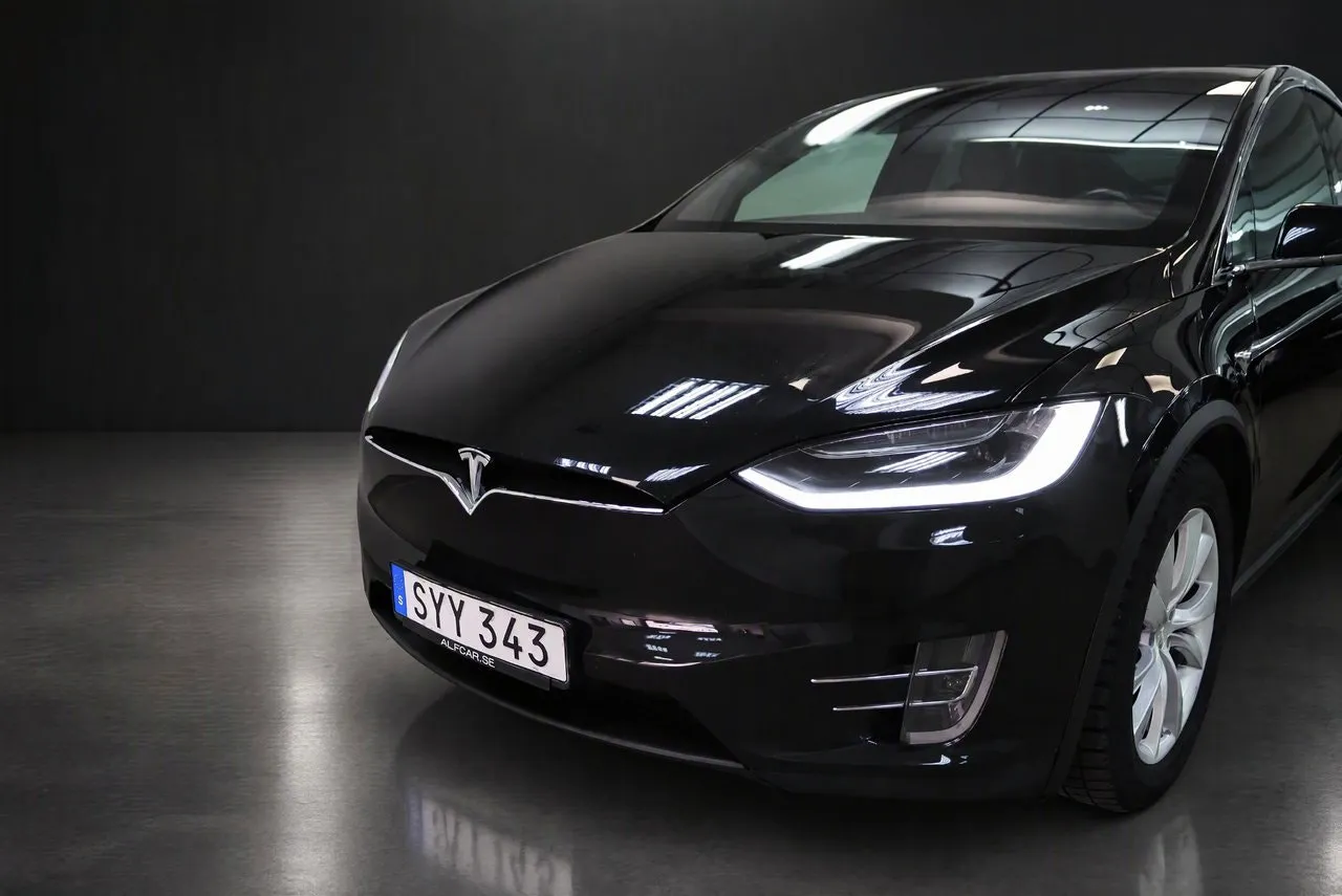 Tesla Model X bild 15