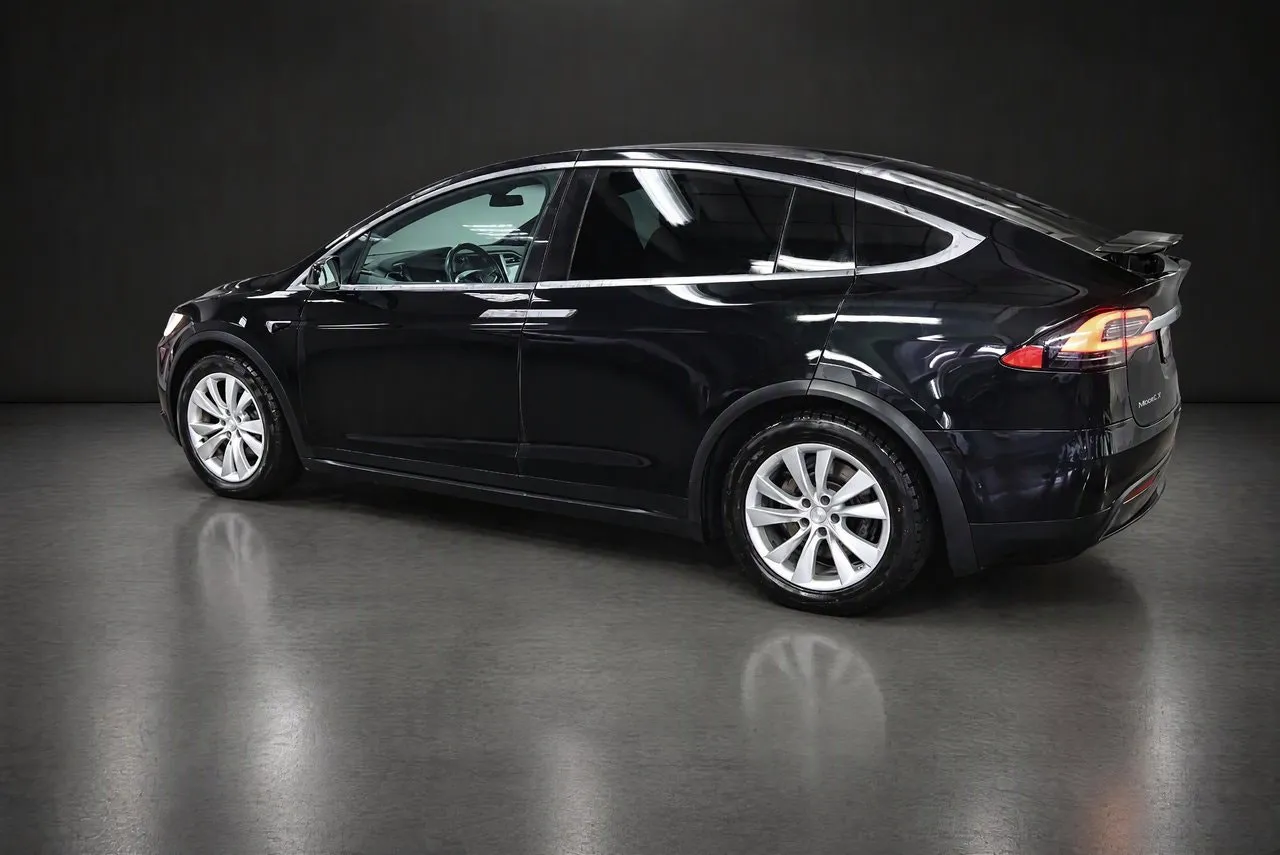 Tesla Model X bild 8