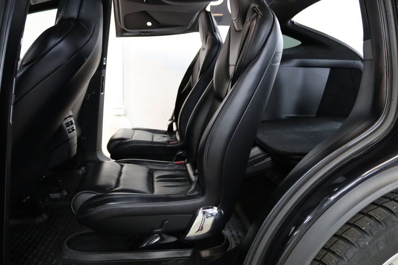 Tesla Model X bild 31