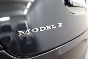 Tesla Model X bild 23