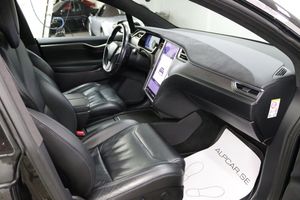 Tesla Model X bild 11